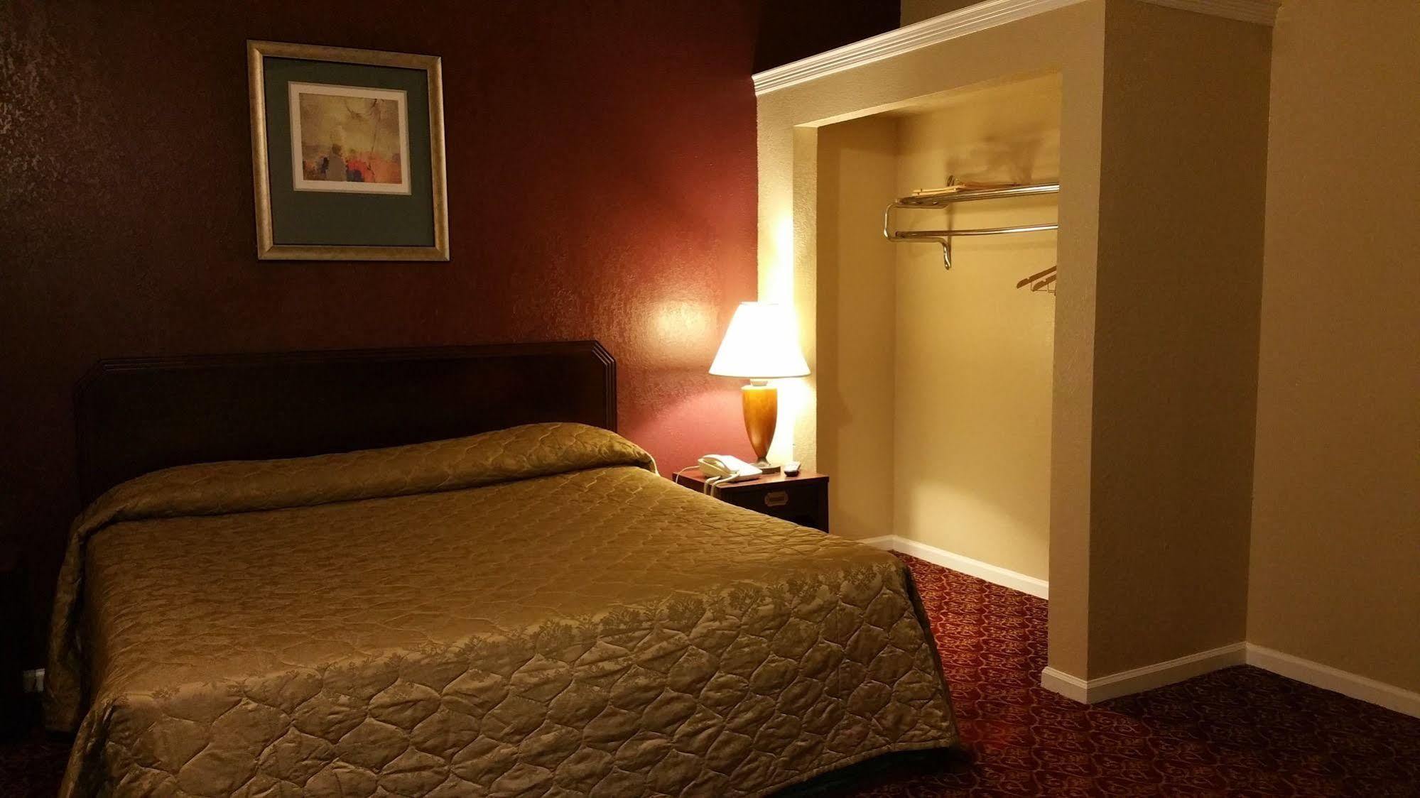 Executive Inn And Suites Waxahachie Dış mekan fotoğraf